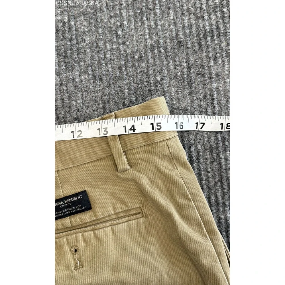 Banana Republic Men's Khaki Tan Mason Athletic Tapered Fit Chinos Size 32x32